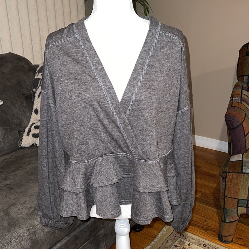 BNWOT Peplum crisscross top